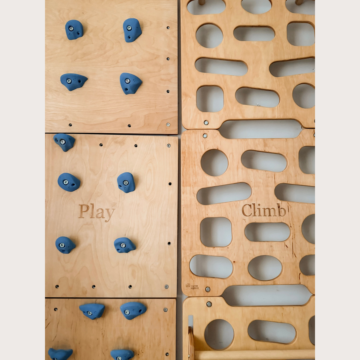 Indoor-Klettergerüst aus Holz für Kinder mit Hangelleiter, Schaukel, Turnringen und Massage-Rollenrutsche
