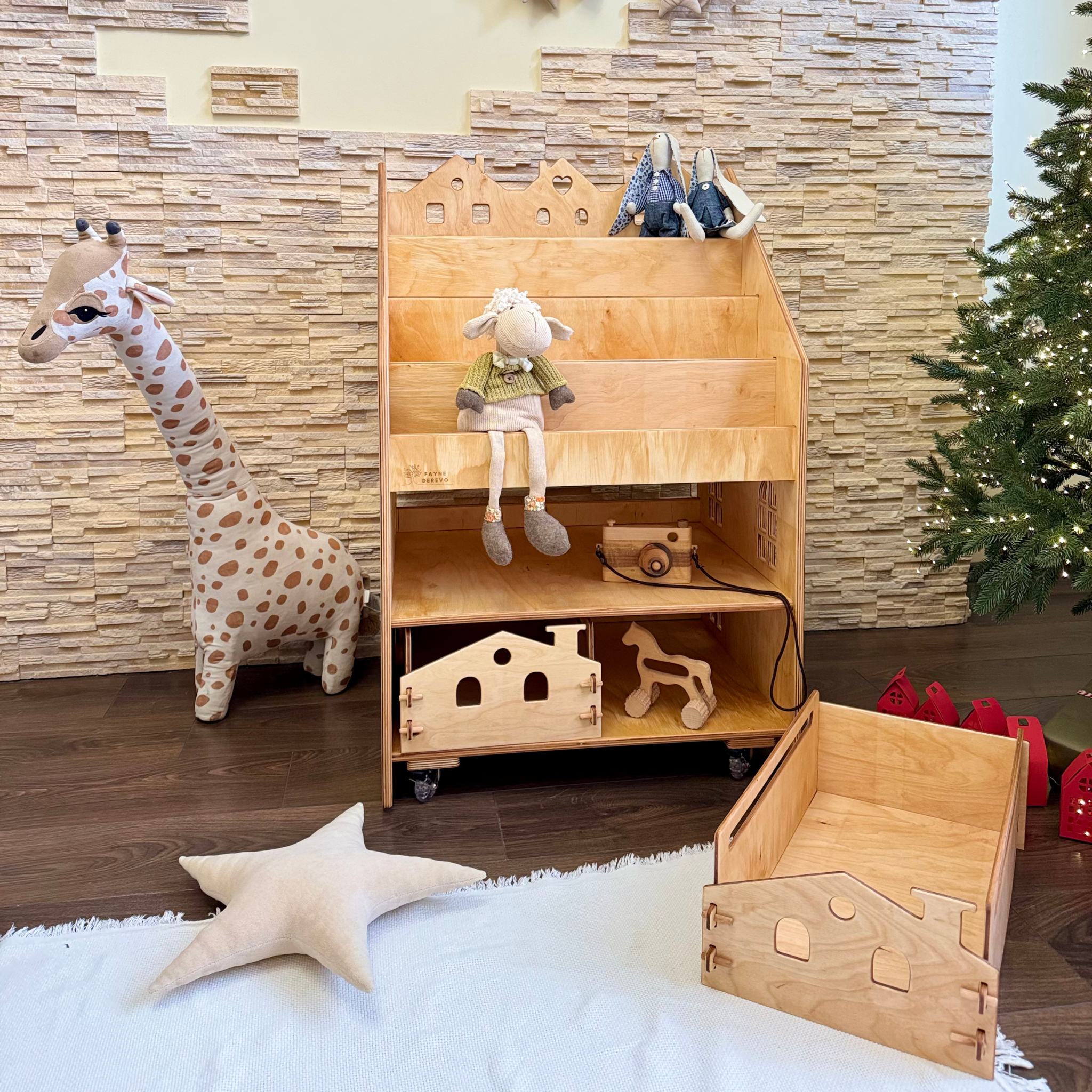 Montessori Spielzeug- &amp; Bücherregal mit Aufbewahrungsboxen
Holz-Organizer auf Rollen | Personalisierbar