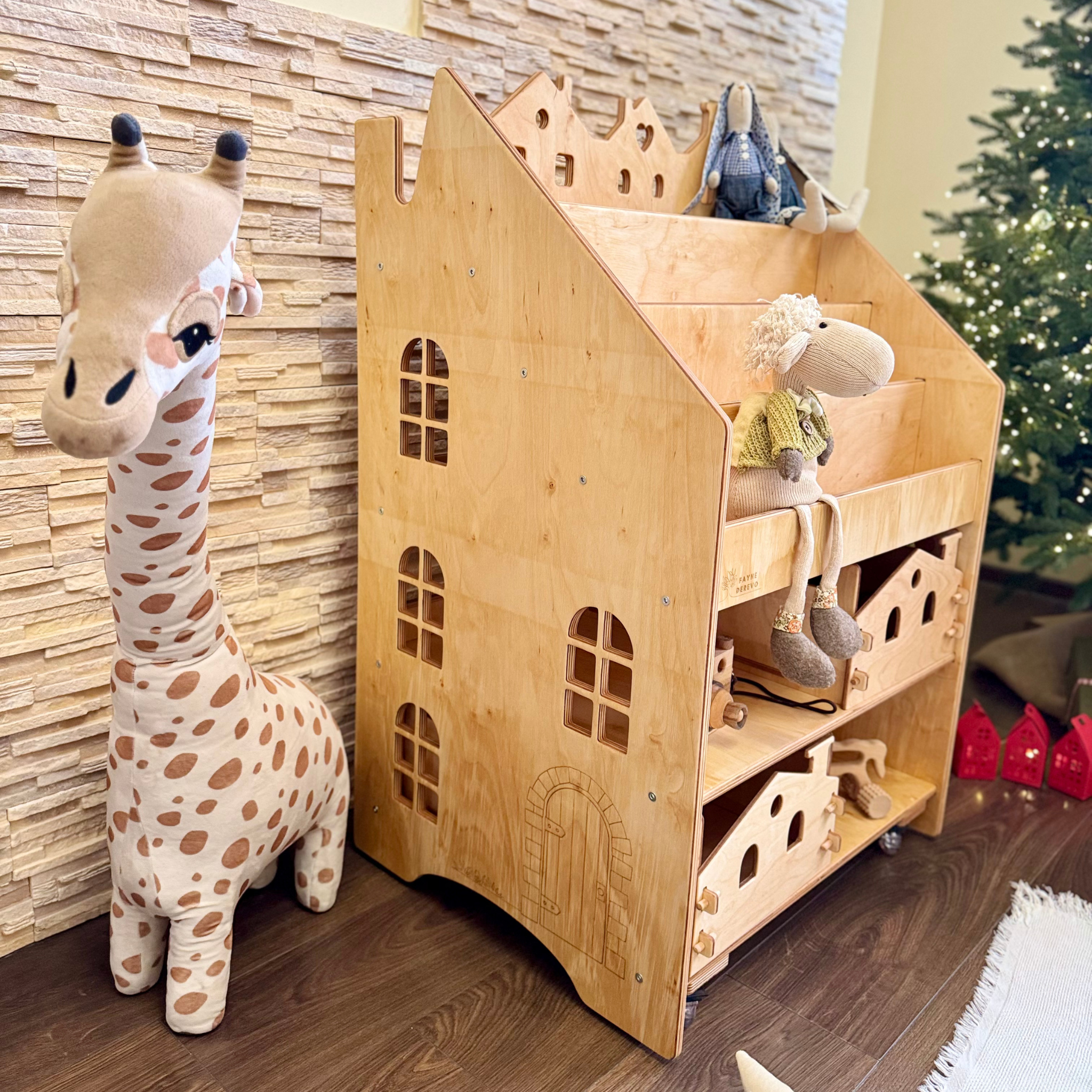 Montessori Spielzeug- &amp; Bücherregal mit Aufbewahrungsboxen
Holz-Organizer auf Rollen | Personalisierbar