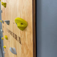 Bild in Galerie-Betrachter laden, Montessori Kletterwand für Kinder mit Griffen – Kletterwand aus Birkenholz, mit Leinöl & Bienenwachs veredelt

