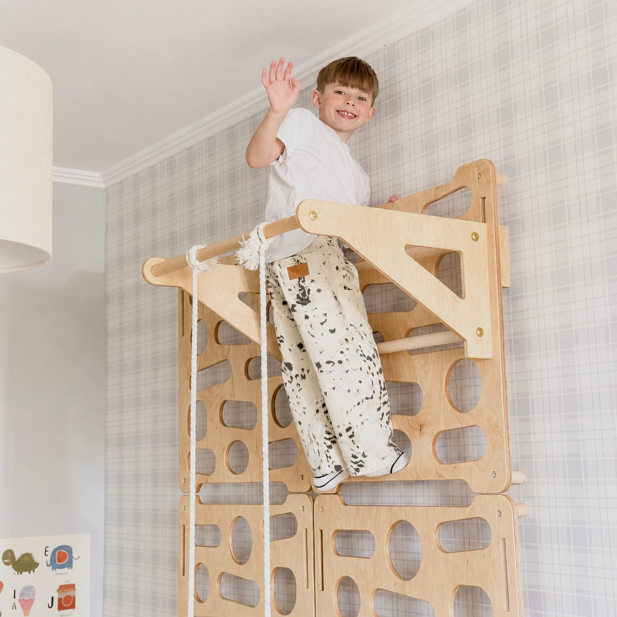 Montessori Kletterwand für Kinder mit Rutsche, Klimmzugstange & Ringen | Indoor-Spielplatz aus Holz
