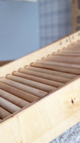 Video in Galerie-Betrachter laden und wiedergeben, Montessori Kletterwand für Kinder mit Rutsche, Klimmzugstange & Ringen | Indoor-Spielplatz aus Holz
